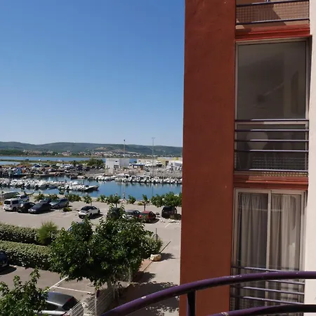 Apartament De La Gardiole A La *